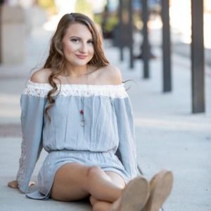 Meet your Posher, Sarah paige